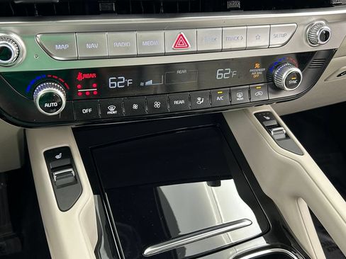 Used 2024 Kia Telluride S w/ S Sunroof Package FWD image 37