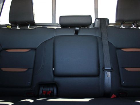 Used 2025 GMC Sierra 2500 AT4 w/ AT4 Premium Plus Package image 52