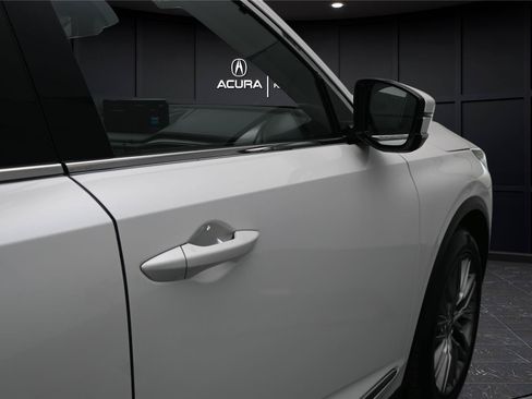 Used 2023 Acura MDX SH-AWD w/ Advance Package image 17