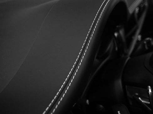 Used 2025 Porsche Macan Turbo image 31