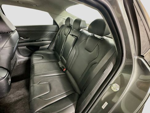 Used 2025 Hyundai Elantra Limited FWD image 28