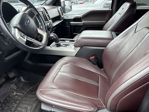 Used 2017 Ford F150 Platinum w/ Equipment Group 701A Luxury image 8