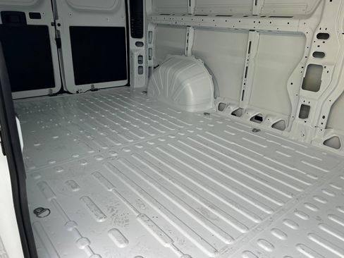 New 2026 RAM ProMaster 2500 w/ Quick Order Package 22G SLT image 14