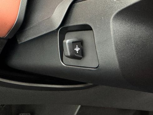 Used 2024 BMW iX xDrive50 w/ Premium Package image 19