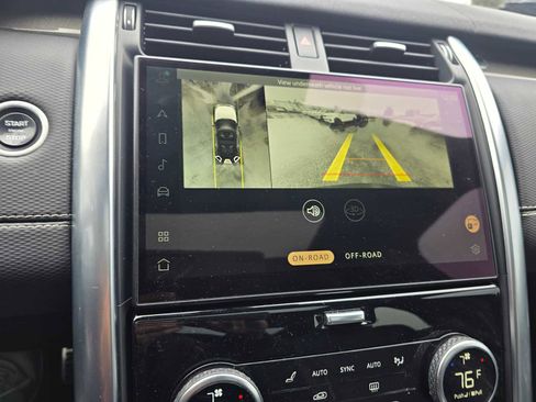 Used 2023 Land Rover Discovery Metropolitan Edition image 29