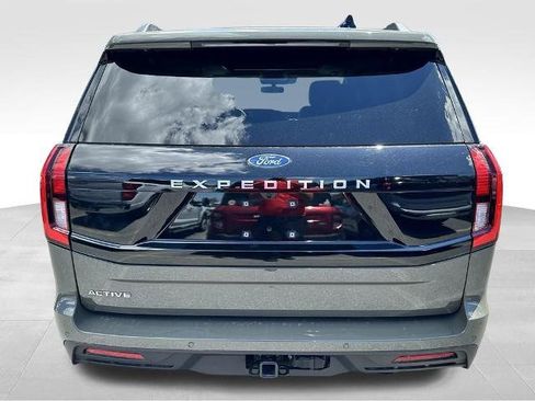 Certified 2025 Ford Expedition Active AWD/4WD image 4