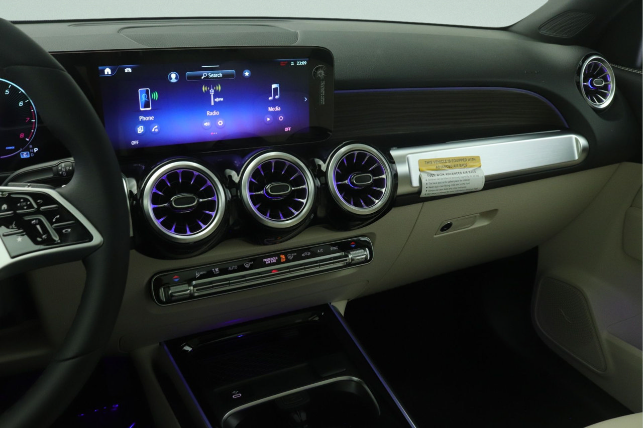 New 2026 Mercedes-Benz GLB 250 image 5
