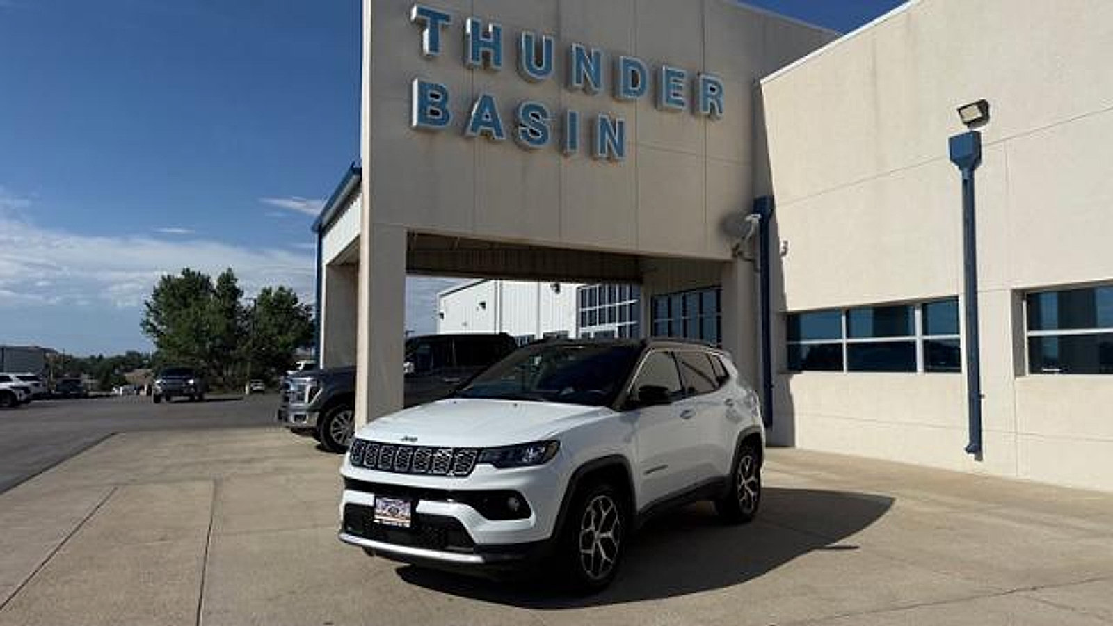 Used 2024 Jeep Compass Limited AWD/4WD image 1
