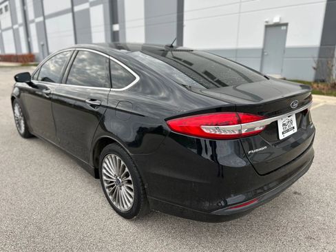 Used 2017 Ford Fusion SE w/ Fusion SE Technology Package image 3