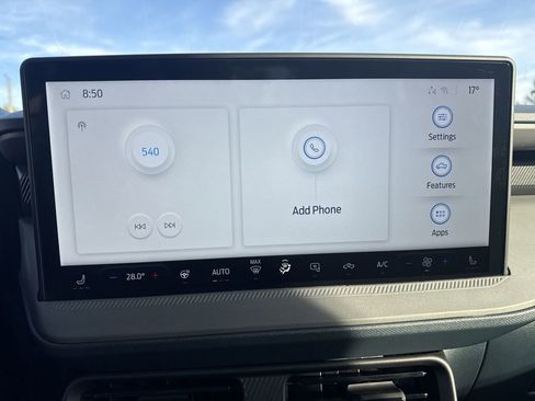 New 2025 Ford Maverick XLT w/ XLT Luxury Package AWD/4WD image 13