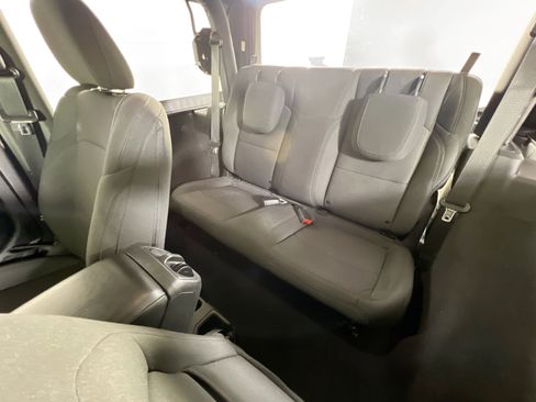 Used 2022 Jeep Wrangler Sport image 22