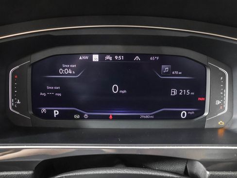 Used 2023 Volkswagen Tiguan SEL R-Line image 31