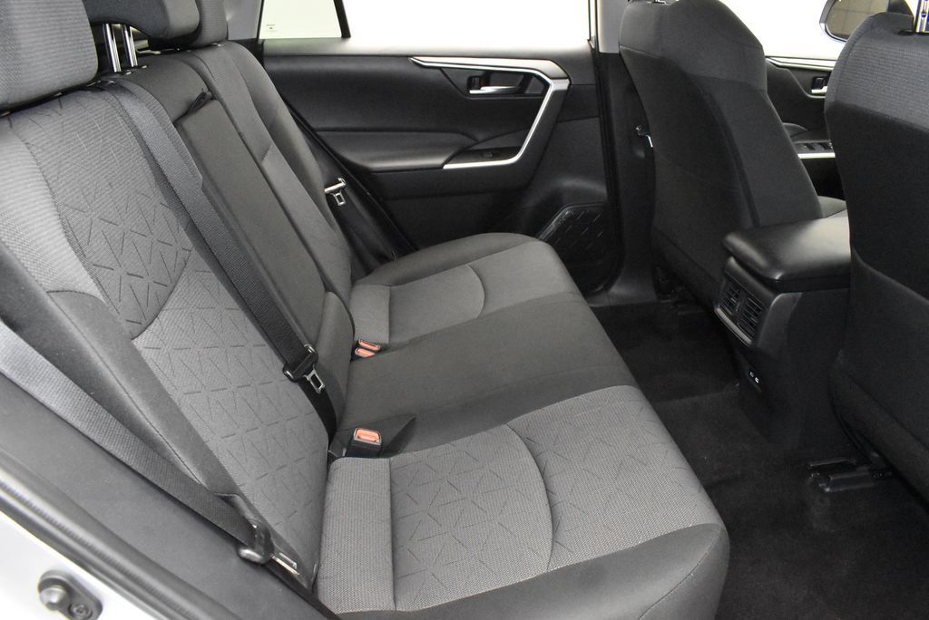 Used 2025 Toyota RAV4 XLE AWD/4WD image 29