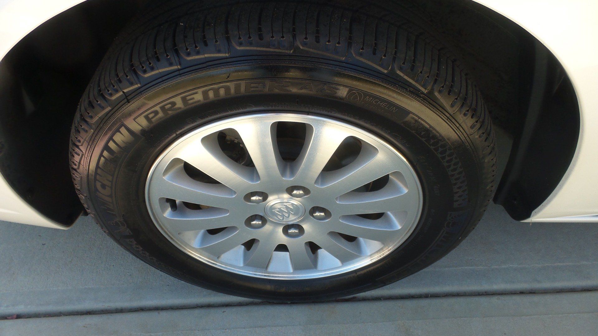 Used 2008 Buick Lucerne CX w/ Driver Confidence Package FWD image 18