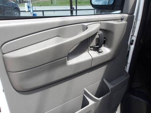 Used 2014 Chevrolet Express 1500 LT w/ LT Preferred Equipment Group RWD image 16