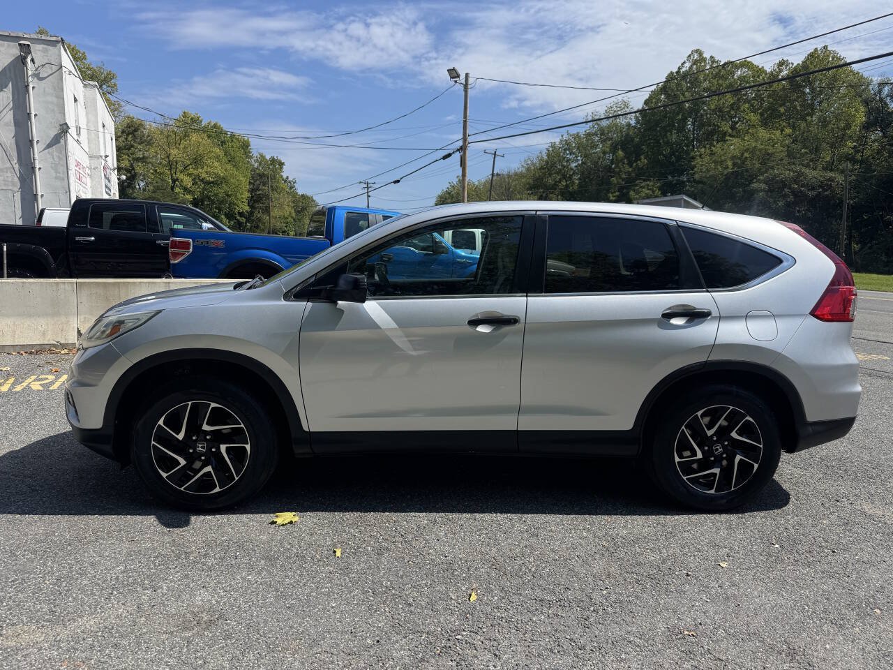 Used 2016 Honda CR-V SE image 2