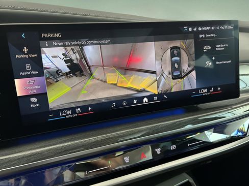 Used 2023 BMW i7 xDrive60 image 14