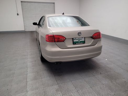 Used 2014 Volkswagen Jetta SE FWD image 6