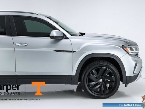 Used 2023 Volkswagen Atlas Cross Sport SE w/ Panoramic Sunroof Package FWD image 12