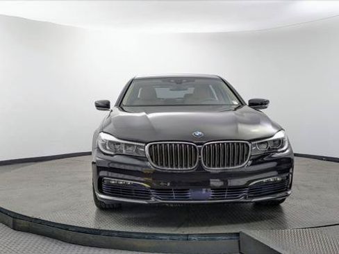 Used 2017 BMW 740i RWD image 12