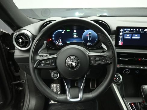 Used 2024 Alfa Romeo Tonale Veloce image 15