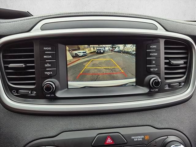 Used 2020 Kia Sorento LX FWD image 12