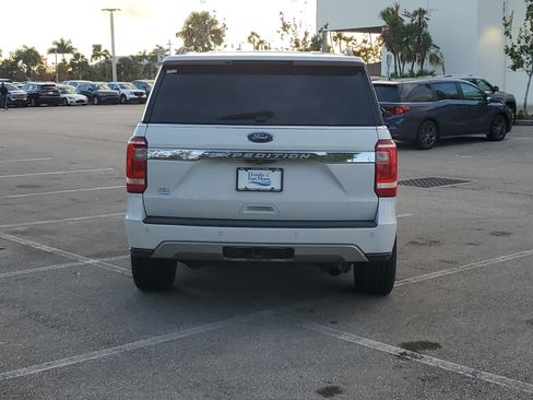Used 2019 Ford Expedition XLT image 5