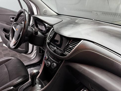 Used 2019 Chevrolet Trax LT w/ LT Convenience Package image 51