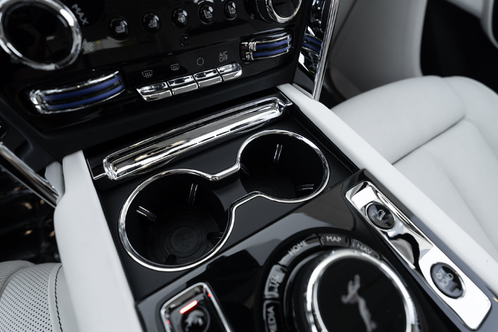Used 2026 Rolls-Royce Cullinan AWD/4WD image 38