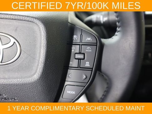 Used 2024 Toyota Prius LE FWD image 20