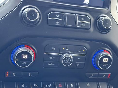 Used 2020 Chevrolet Silverado 2500 LT w/ Convenience Package image 36