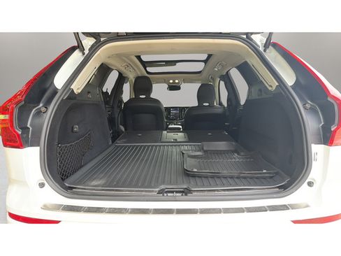 Used 2025 Volvo XC60 B5 Ultra w/ Protection Package Premier AWD/4WD image 16