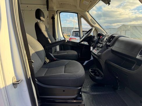 Used 2021 RAM ProMaster 2500 FWD image 9