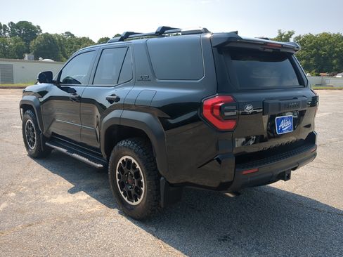 Used 2025 Toyota 4Runner TRD Off-Road Premium AWD/4WD image 5