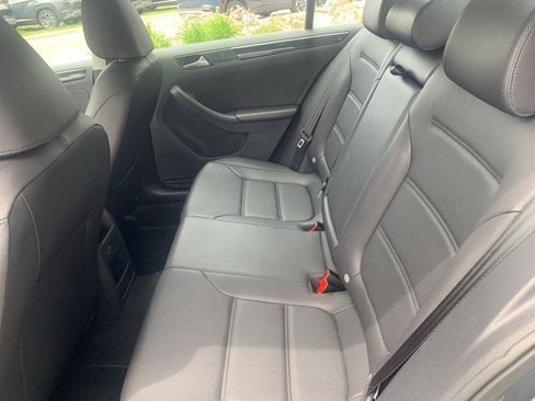 Used 2017 Volkswagen Jetta SEL FWD image 24