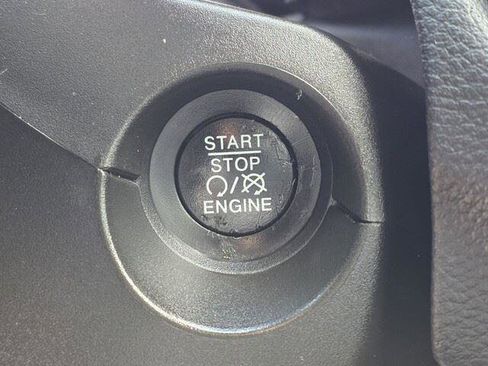 Used 2019 Jeep Compass Altitude image 21