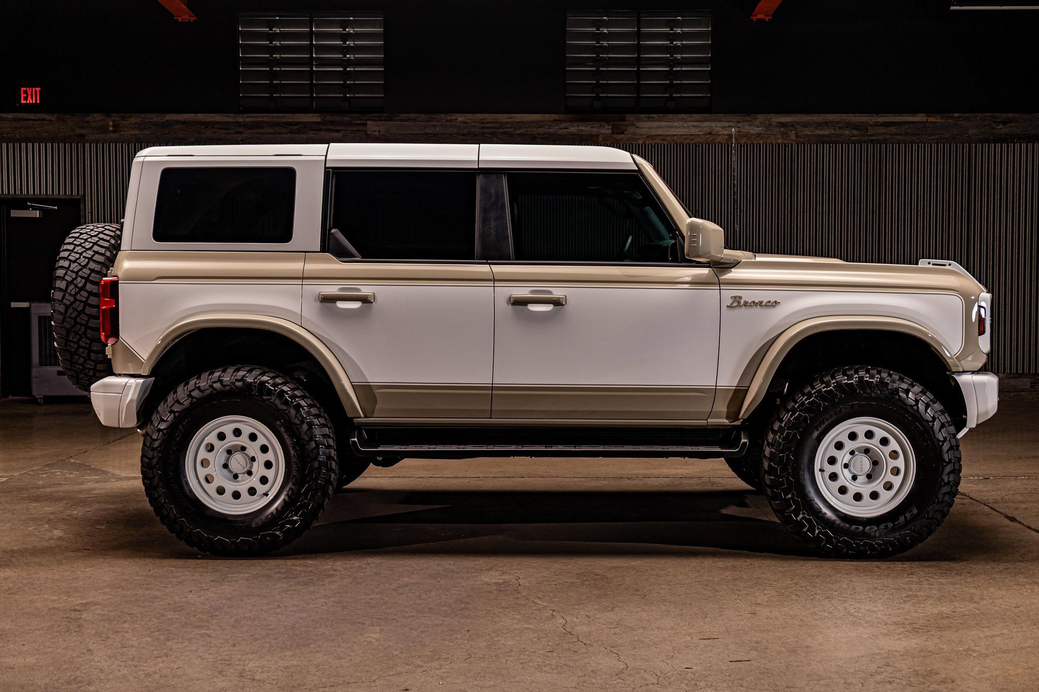 Used 2026 Ford Bronco Heritage Edition AWD/4WD image 11