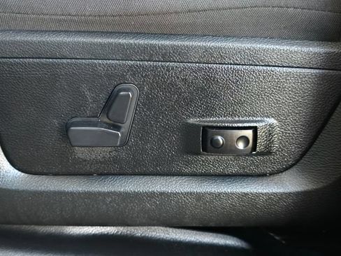 Certified 2025 RAM 2500 Big Horn AWD/4WD image 21