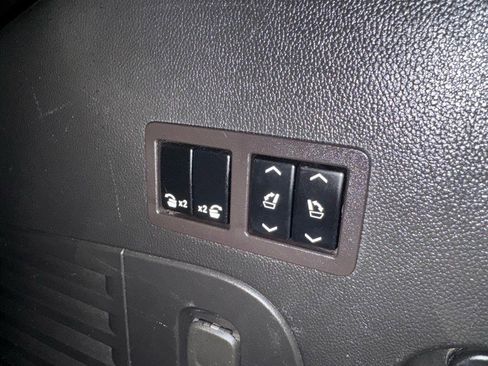 Used 2018 Chevrolet Tahoe LT image 28