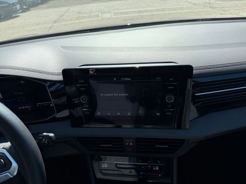 Used 2025 Volkswagen Jetta SE image 21