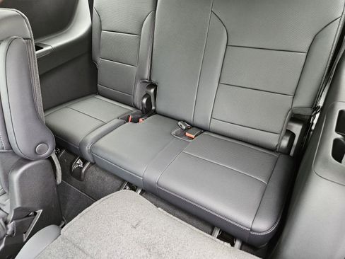 New 2026 Chevrolet Traverse LT FWD image 25