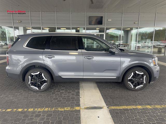Used 2024 Kia Telluride EX FWD image 4