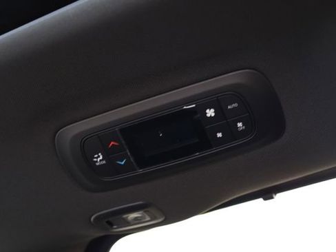 New 2026 Chrysler Pacifica Limited image 25