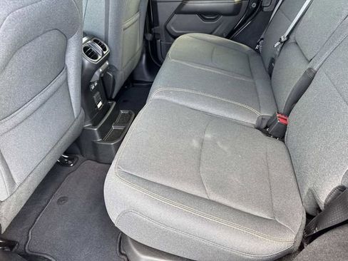 Used 2025 Jeep Wrangler Unlimited Sahara image 10