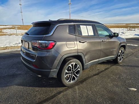 Used 2022 Jeep Compass Limited image 3