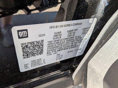 Used 2025 Chevrolet Trax LT w/ LT Convenience Package FWD image 32