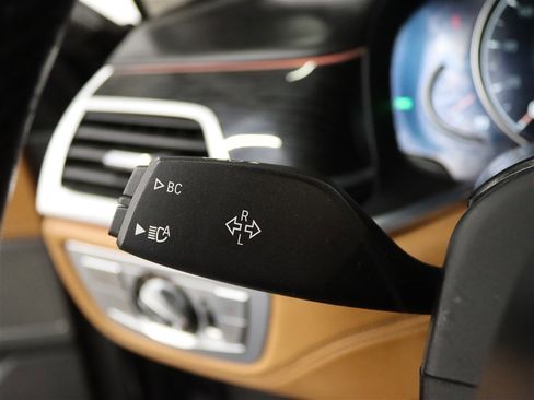 Used 2018 BMW 750Li xDrive w/ Executive Package image 40
