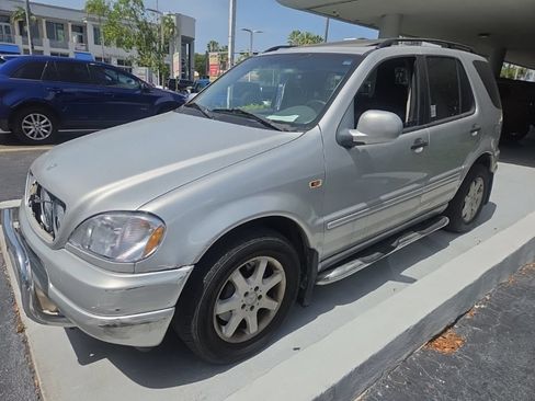 Used 2000 Mercedes-Benz ML 430 4MATIC image 10