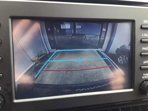 Used 2022 Toyota RAV4 XLE FWD image 18