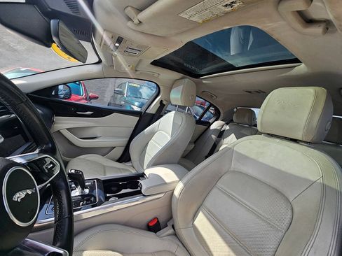 Used 2020 Jaguar XE S RWD image 10
